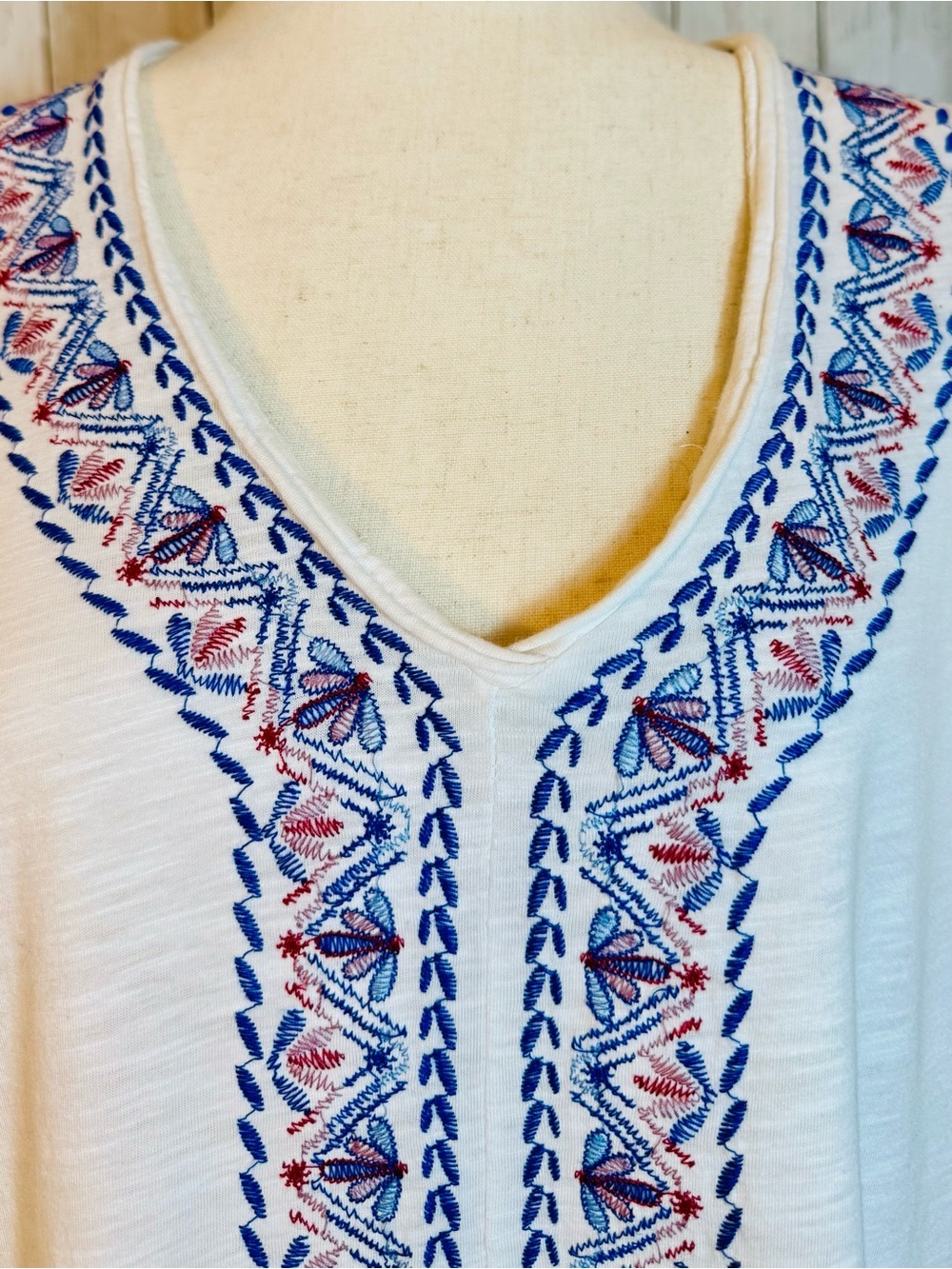 Knox Rose Embroidered Boho Tee | White Short Sleeve Top | Medium - Picture 2 of 10